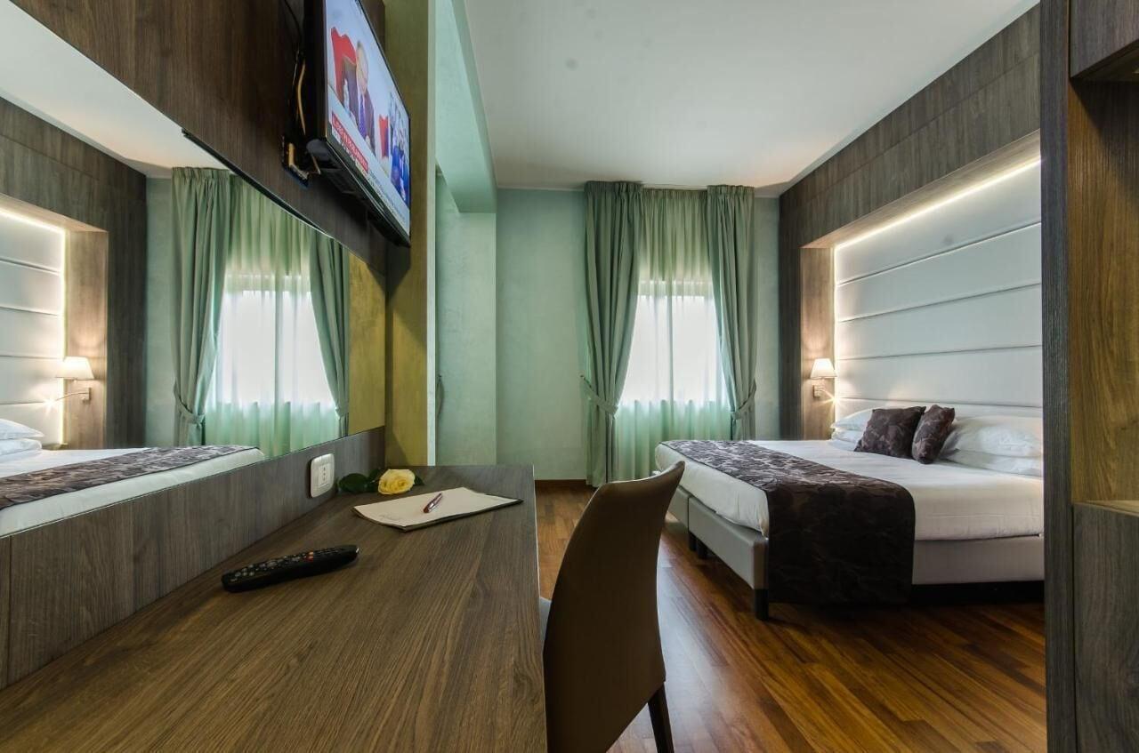 Hotel Santacroce Meeting Sulmona Bagian luar foto