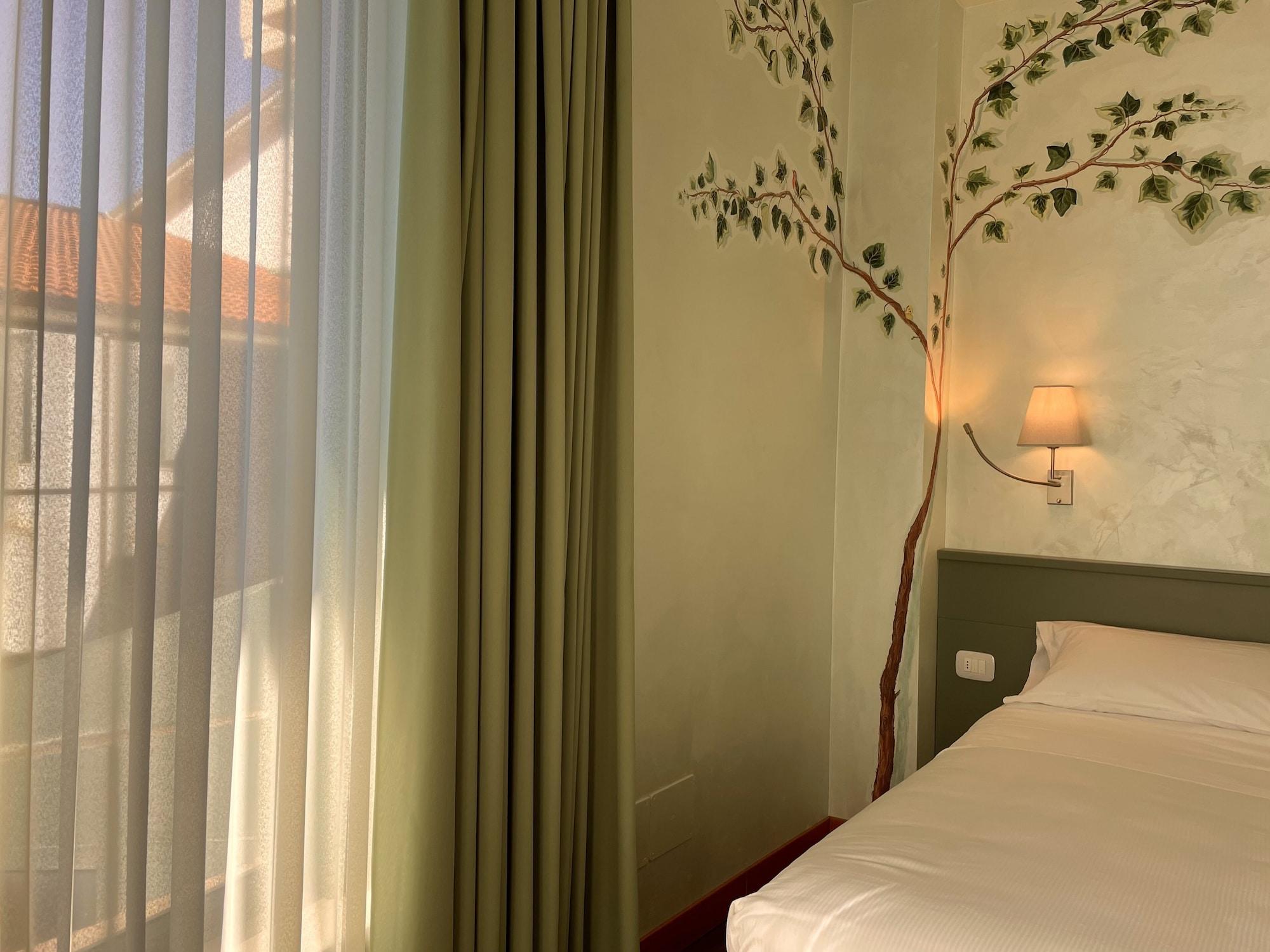 Hotel Santacroce Meeting Sulmona Bagian luar foto