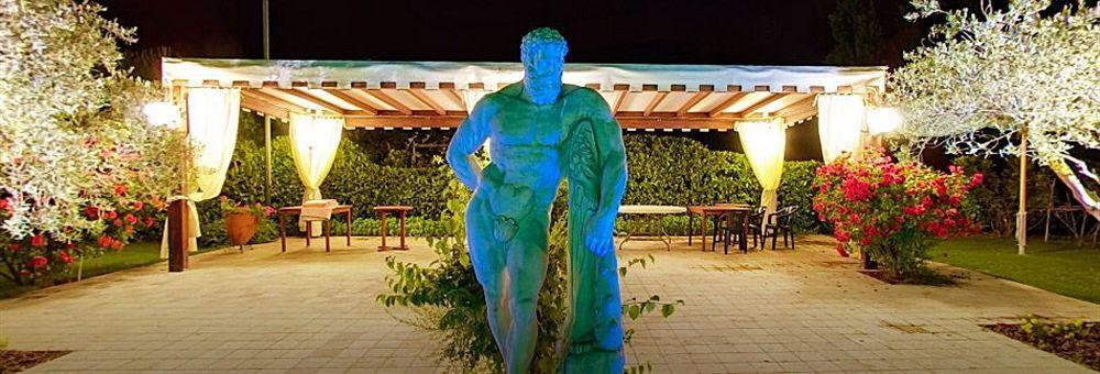 Hotel Santacroce Meeting Sulmona Bagian luar foto