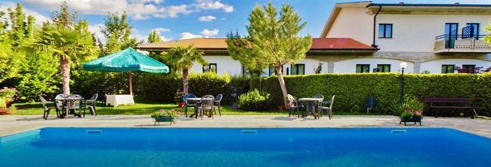 Hotel Santacroce Meeting Sulmona Bagian luar foto