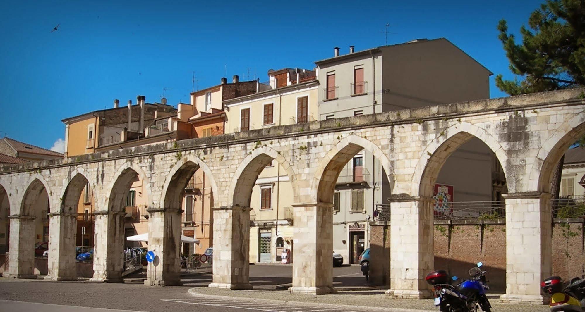 Hotel Santacroce Meeting Sulmona Bagian luar foto